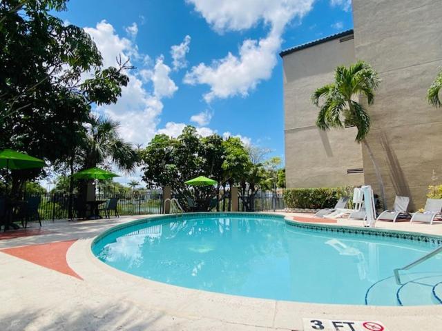 The Palms Inn & Suites Miami, Kendall, Fl المظهر الخارجي الصورة